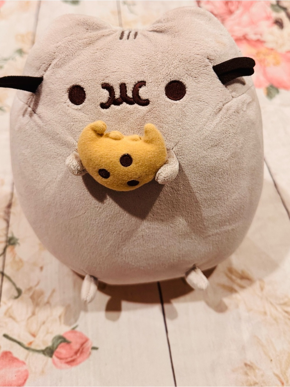 Pusheen Cookie Nom Nom Face 9.5 inches Plush Gund